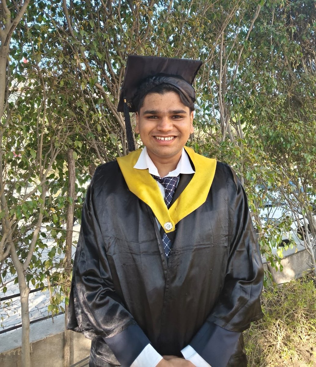 CA_AditiJaiswal's tweet photo. Best of 2025 🤍🎓✨
#icaiconvocation #icai @CAclubindia https://t.co/5wPDrgUWUk
