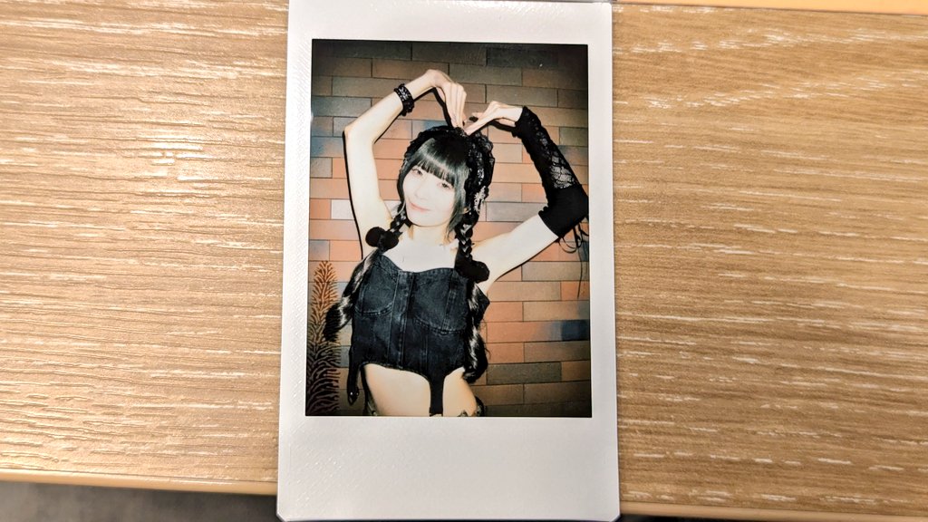 amini パン・ルナリーフィ チェキ⑥ 僕「芹沢まこ生誕、前特典会でまこ