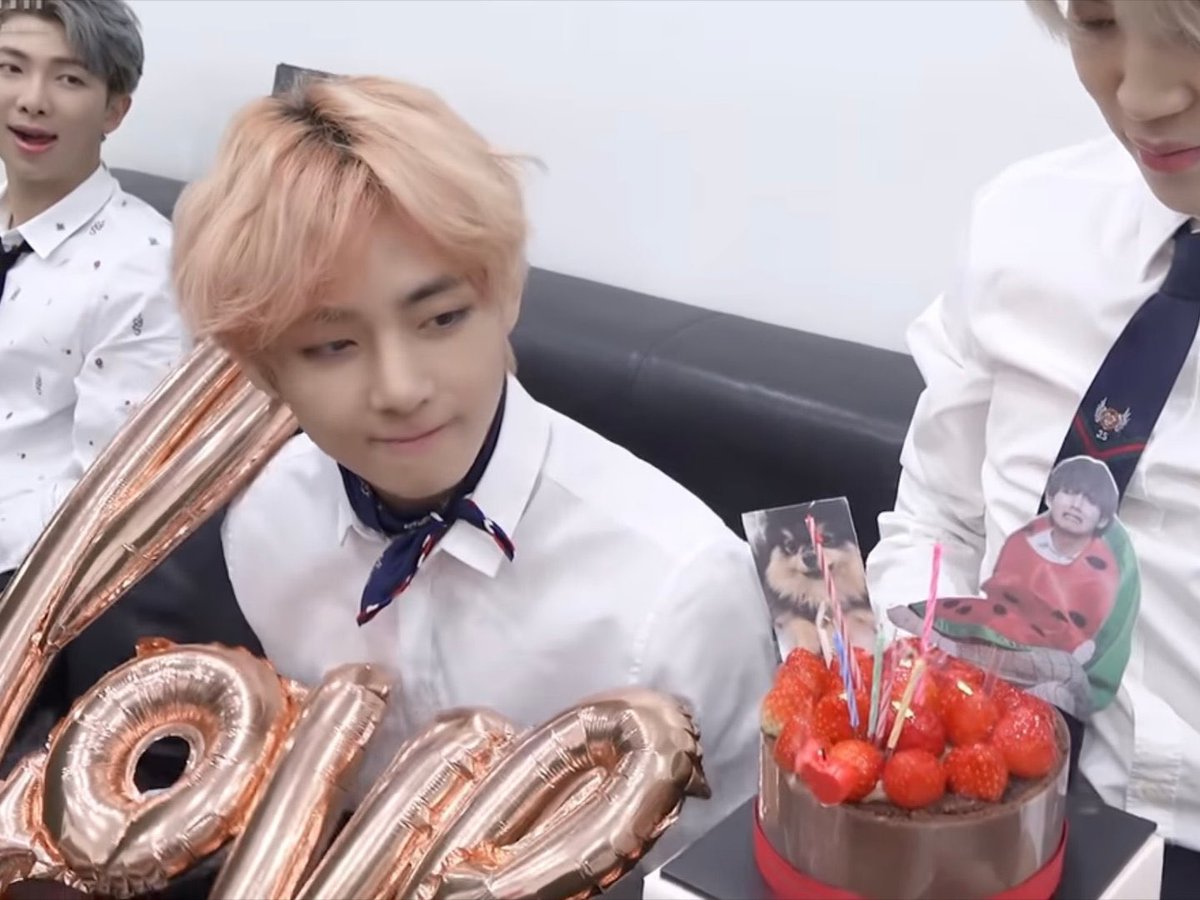 Happy V day

#HAPPYVDAY #TimelessIconTaehyung
#VEpitomeOfExcellence
#TaeOurWinterComfort 

HAPPYTAEHYUNGDAY