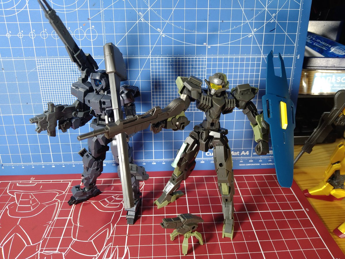 イエサブのジャンクパーツと 30付属のジョイントを使って 量産機で