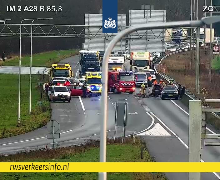 Drie voertuigen betrokken bij ongeval op A50 richting Zwolle