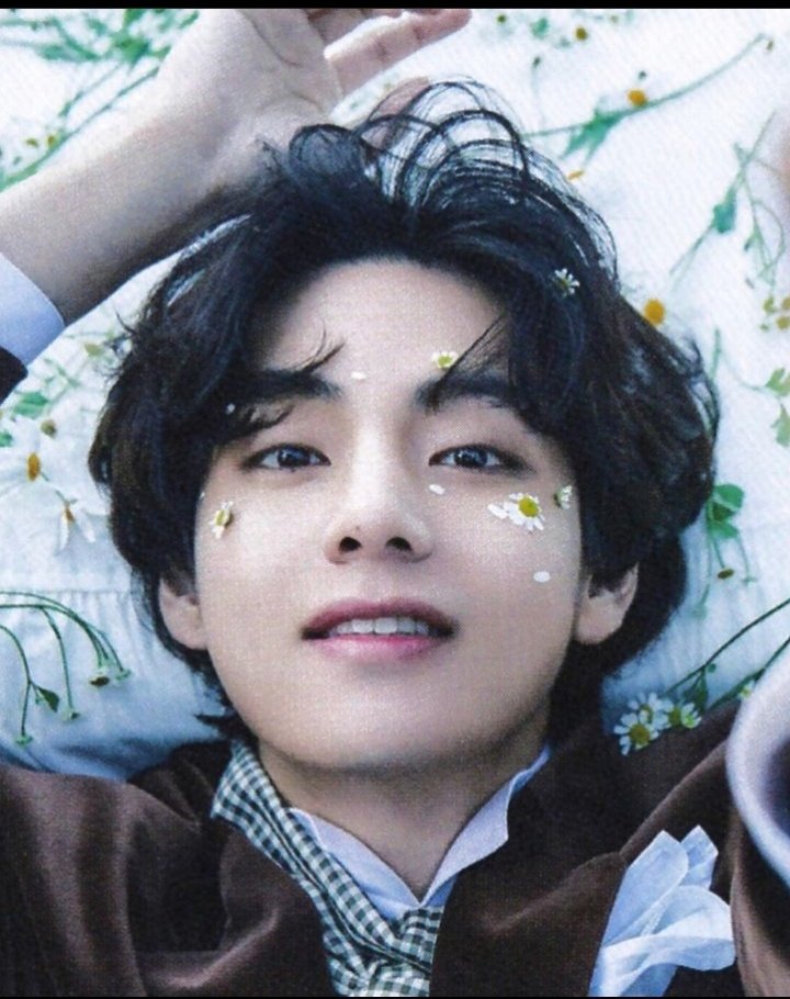 Micasa2013army's tweet photo. تولدت مبارک خرس عسلیه آرمی

 HAPPY TAEHYUNG DAY💜
#TimelessIconTaehyung
#VEpitomeOfExcellence
#TaeOurWinterComfort https://t.co/uzAgHTWkSi