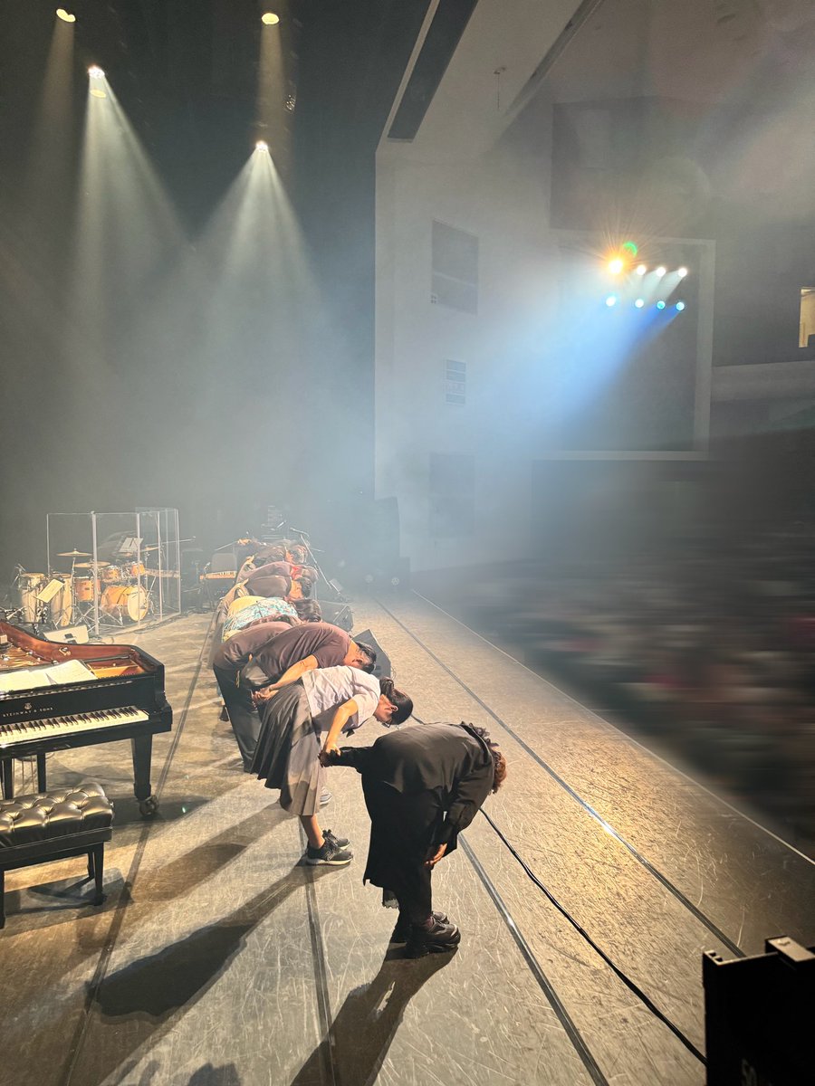 monty_mori's tweet photo. 【沖縄のウタ拝&UTAHAI】
2024.11.10(日)
アイム・ユニバースてだこホール 大ホール
本編&アンコール後のご挨拶m(__)m
※許諾写真
#沖縄のウタ拝
#UTAHAI
#辺土名直子
#Cocco
#糸数知
#大城建大郎
#Chris
#椎野恭一
#仲村逸夫
#仲嶺良盛
#池間北斗 https://t.co/XnrGOvap7a