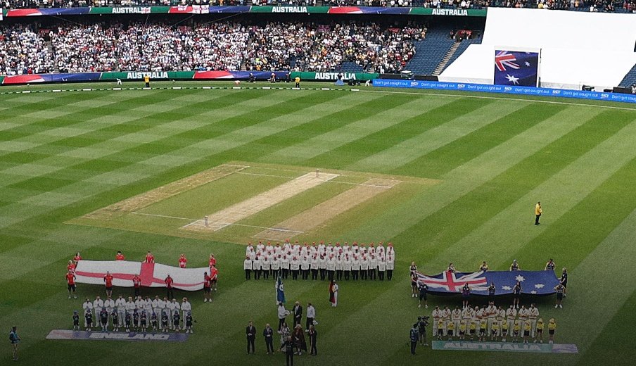 reporrtofficial's tweet photo. 🚨 BIG BREAKING | ASHES 🚨
ICC ने इस एशेज में MCG बॉक्सिंग डे टेस्ट की पिच को “UNSATISFACTORY” रेट किया है।
पिच की क्वालिटी को लेकर बड़ा सवाल खड़ा हो गया है 🏏
#Ashes #MCG #BoxingDayTest #ICCRating #CricketNews https://t.co/mRFa1hs54m