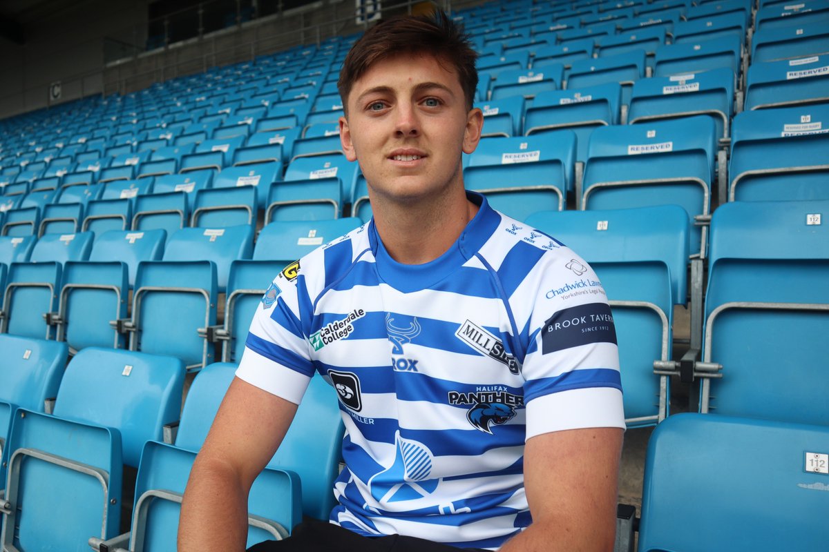 HalifaxPanthers's tweet image. INTRODUCING JESSE SORIC - Our 8th New Signing for #FAX26 ✍️🔵⚪️🐾

The 20 year old highly rated Australian half back joins the Panthers from Gold Coast Titans in the @NRL, penning a two year deal at The Shay. Welcome Jesse 👏

🤝 Jesse is available for sponsorship. Call 01422…