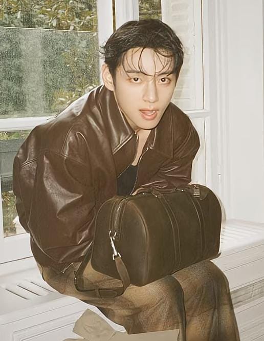 wintertaeta2's tweet image. so tiny and smol

#HAPPYVDAY
#HappyBirthdayTaehyung 
HAPPY TAEHYUNG DAY 

#TaeOurWinterComfort 
#UltimateAceTaehyungDay