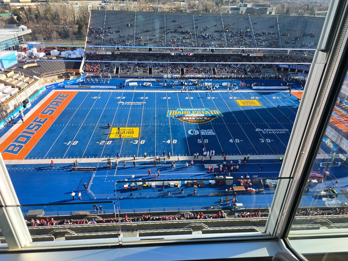 1,4GROUP tweet media