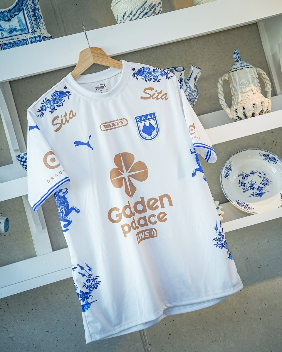 _PointDePenalty's tweet photo. Le motif sur le maillot third de La Louvière… 🤌 https://t.co/nwbao1osa7