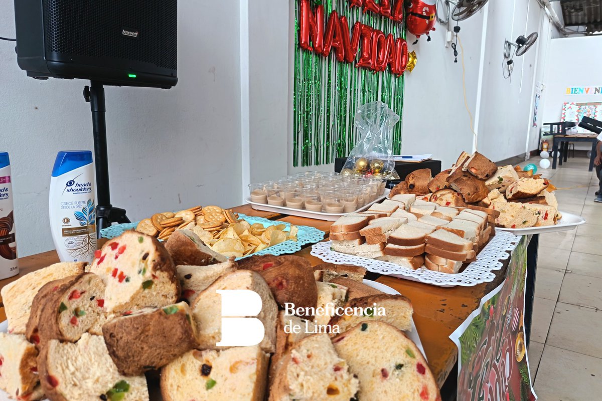 BeneLimaPeru's tweet photo. 🎄💜 Chocolatada navideña en el Comedor Santa Rosa: juegos, sonrisas, chocolate caliente y panetón que abrigaron corazones. 💜🎄 https://t.co/MT7Fl3T9wh