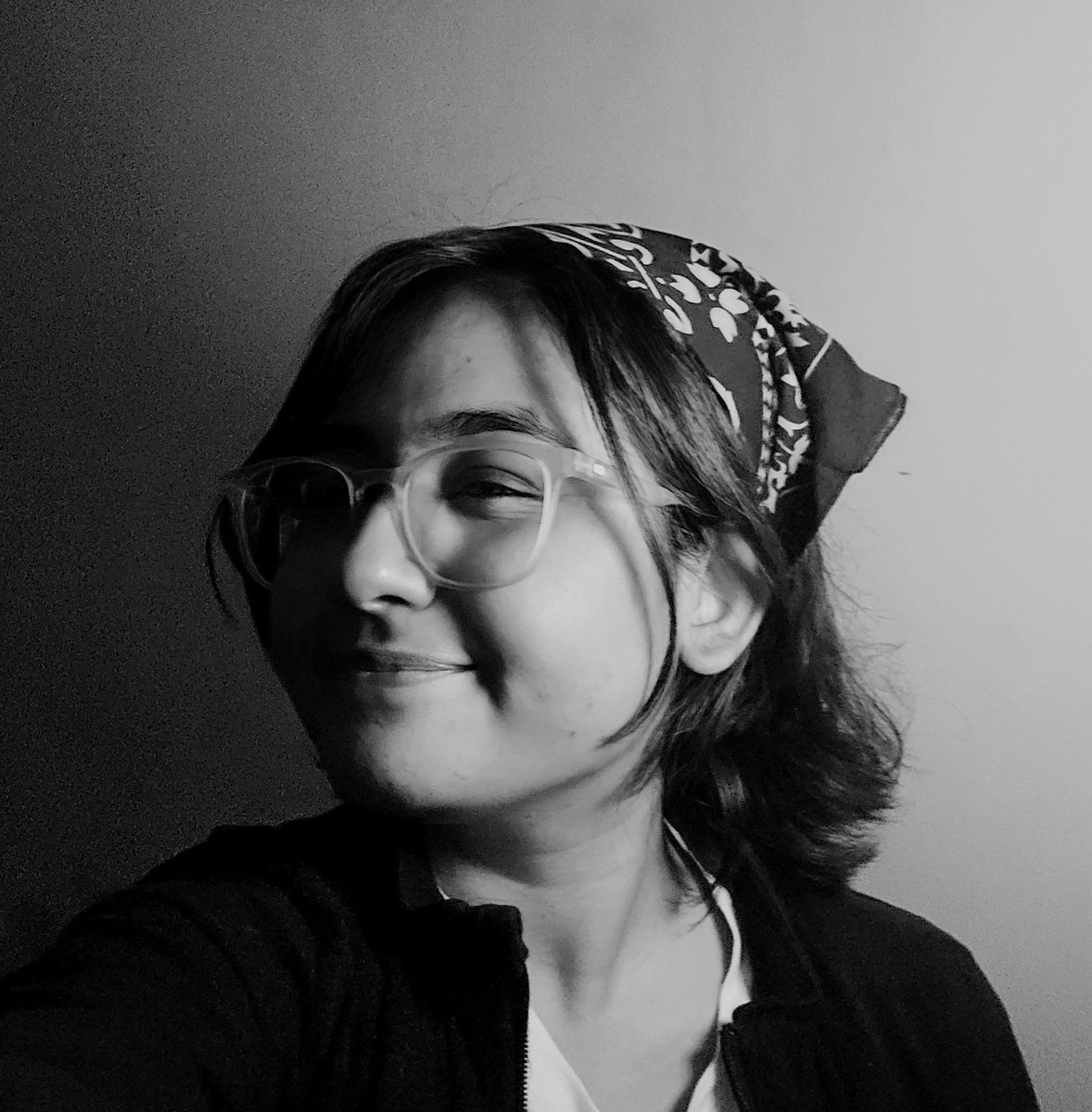 debs_rocks's tweet photo. My sudden bandana craze, I guess I should consider making custom design prints now 😗 https://t.co/oRYBO8NV0t