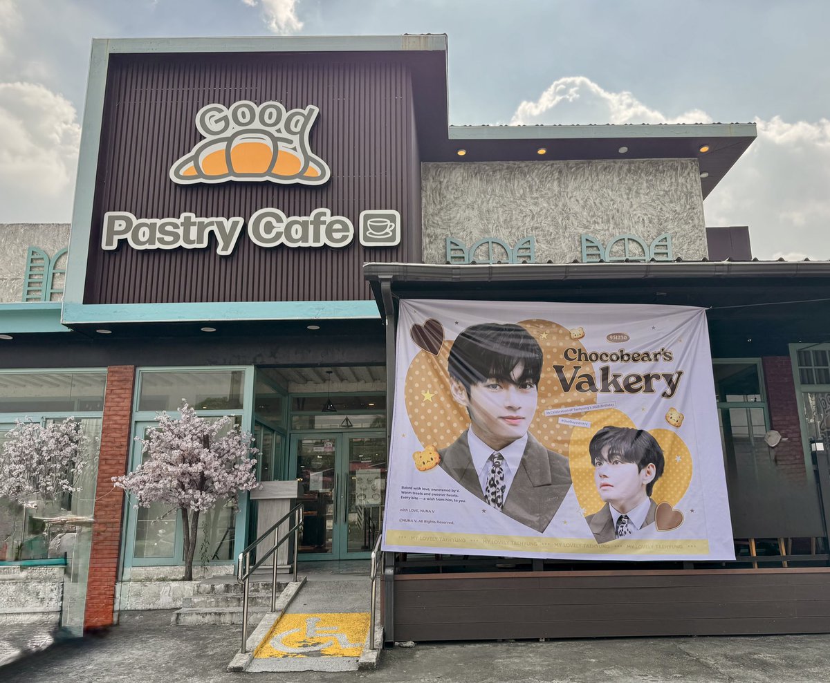 BTSVChartData's tweet photo. Tae’s Birthday Project in Manila, Philippines! 🇵🇭

HAPPY TAEHYUNG DAY
#HappyBirthdayTaehyung
 #TimelessIconTaehyung
#TaeOurWinterComfort
#TaehyungOurPurpleLight https://t.co/l0IbpU0sxx
