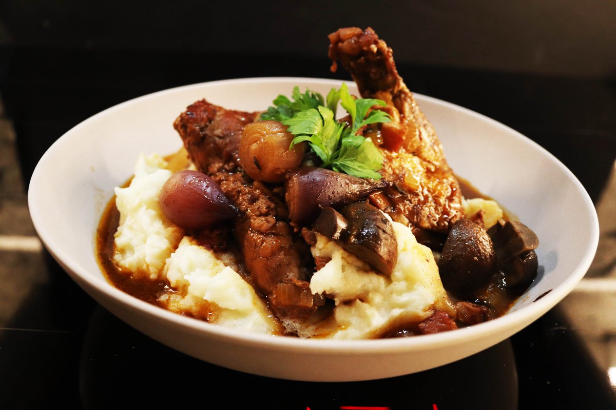 imsokathy's tweet photo. Coq au Vin is the ultimate NYE dish, simple to make, elegant to serve, and cozy enough to share with your favorite people. A little prep, a slow simmer, and you’ve got comfort + celebration in one pot. #NYEAtHome #DinnerWithFriends #CozyNewYears https://t.co/FTdVbAvtAO