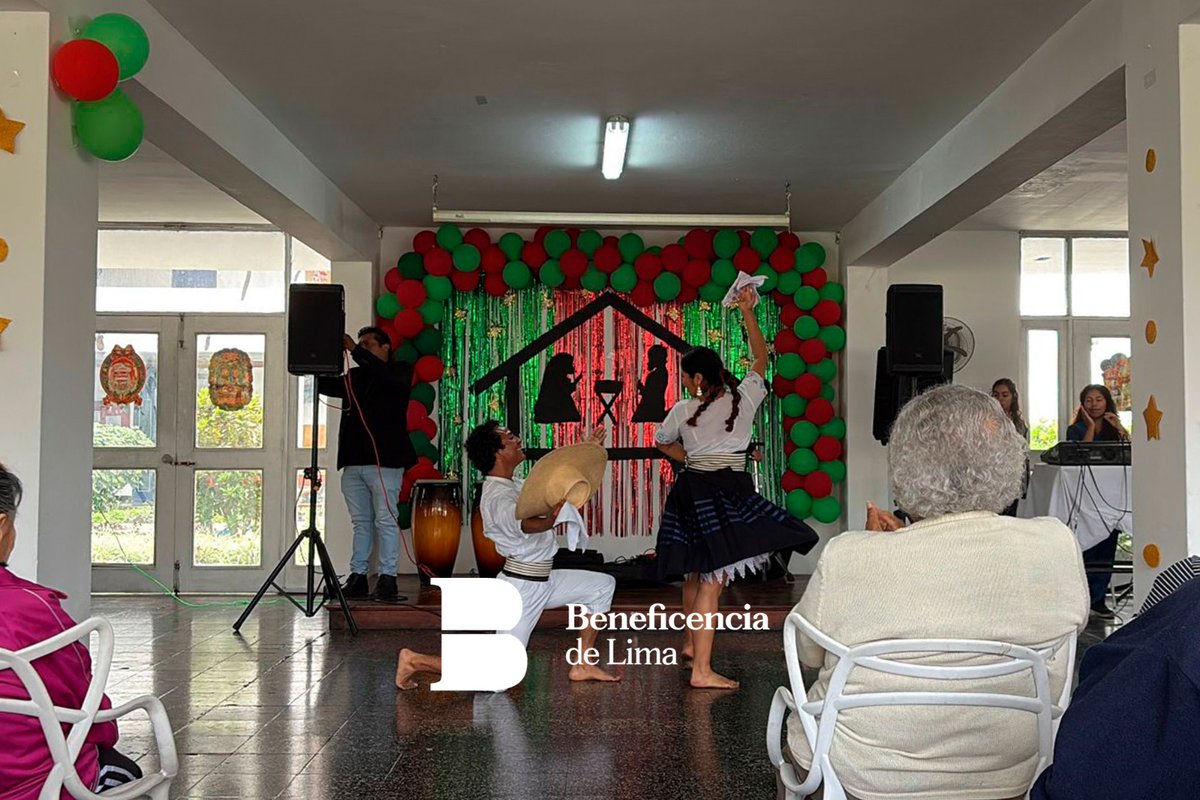 BeneLimaPeru's tweet photo. 💜✨ Estudiantes de la @UNMSM_  llevaron alegría, música y compañía a los adultos mayores del Hogar Canevaro. ✨💜 https://t.co/KqMp5PlUYV