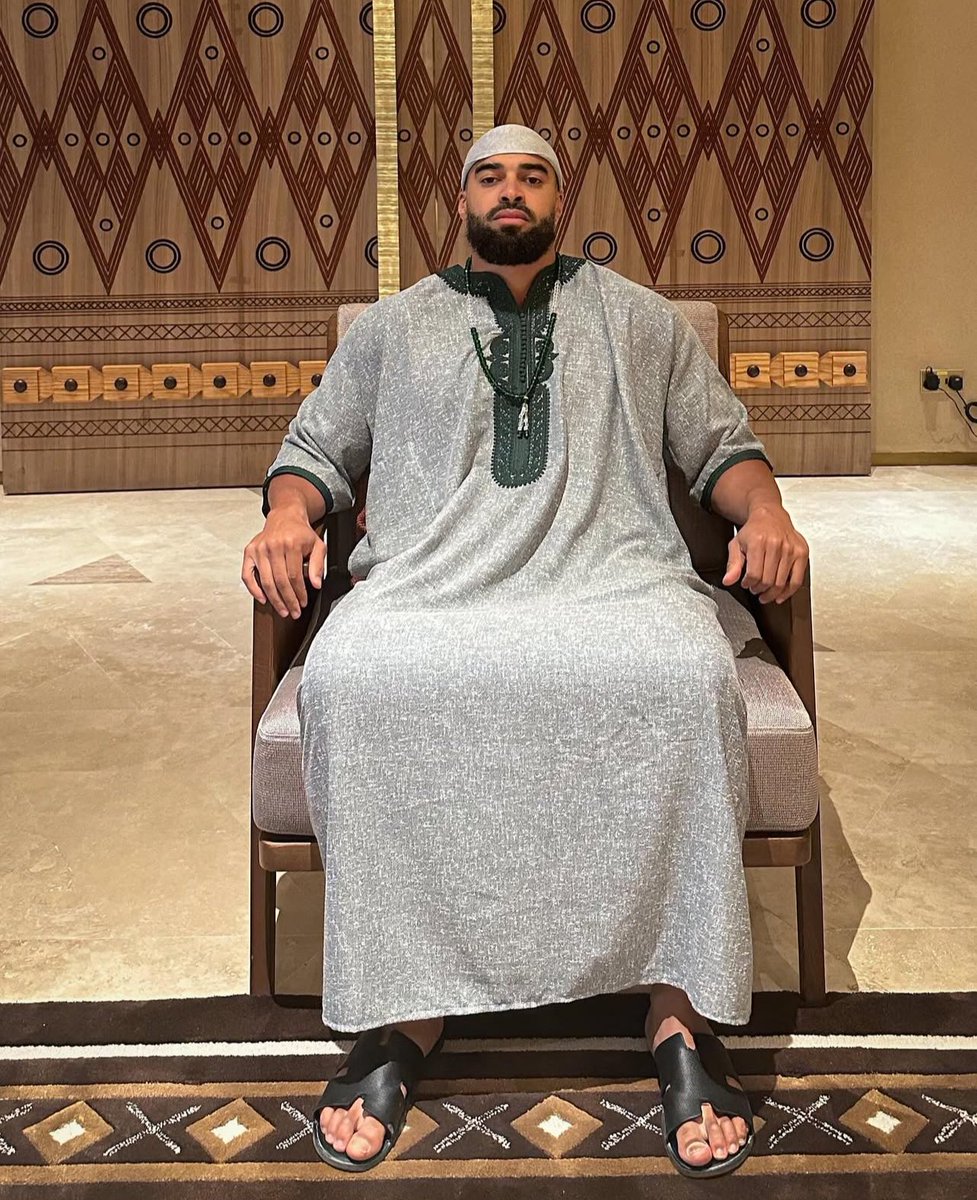 When I heard about Anthony Joshua's accident, I quickly showed my uncle a friend's Snap story from a few hours earlier. This person had always been with Anthony wherever he goes.

 I had just gotten home, logged onto Instagram, and found out that friend (Healthy Mindset) was part