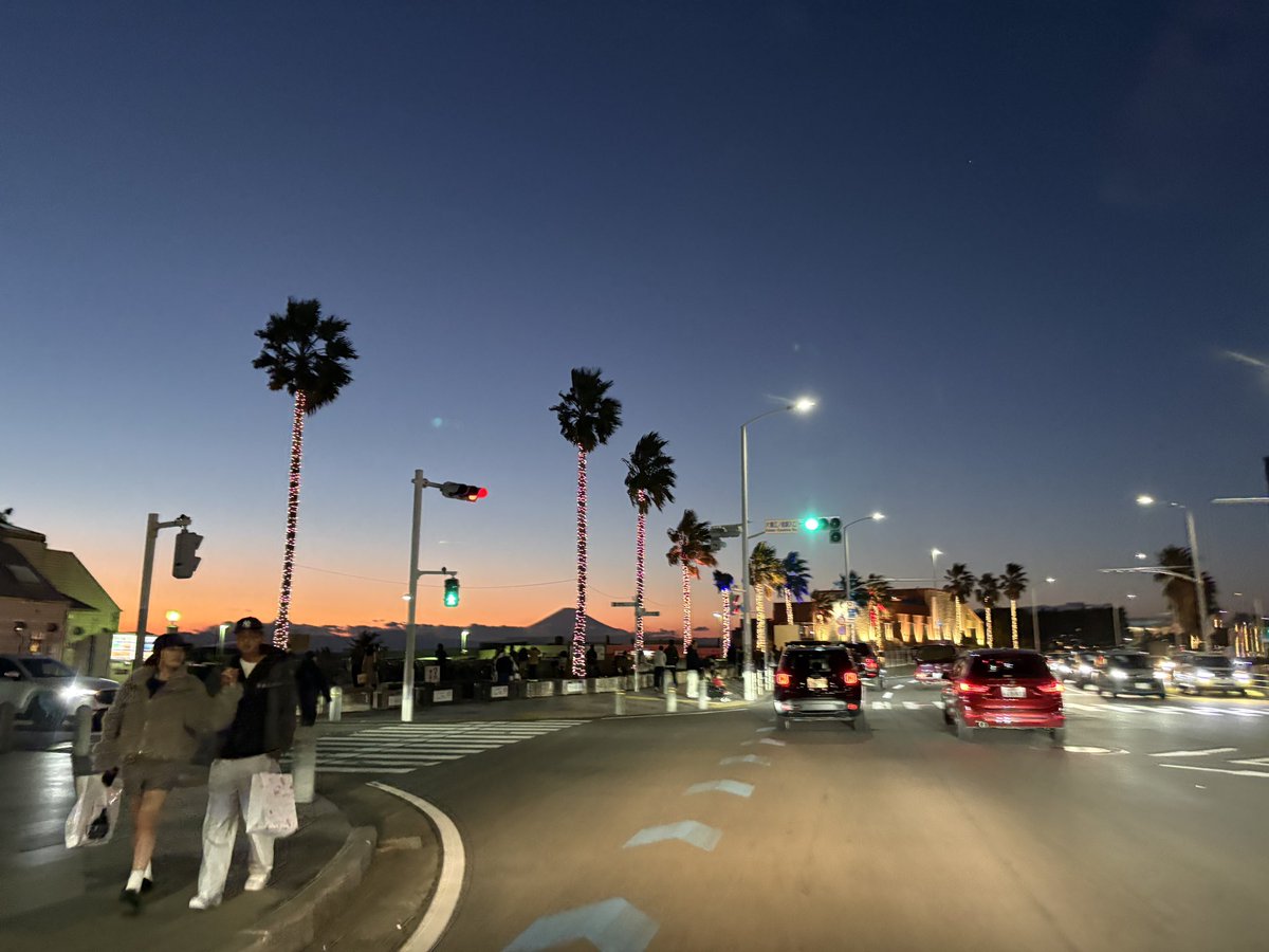 湘南路上文化
クルマド（車窓）