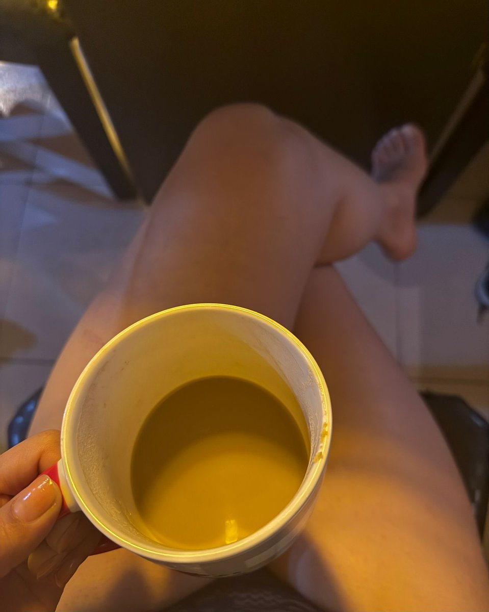 SunsetBlueVC's tweet image. Lindo día, preciosos! 
Un cafecito para empezar rico el día, no creen? 

Si le agregamos un masaje a mis pies, sería Deli!