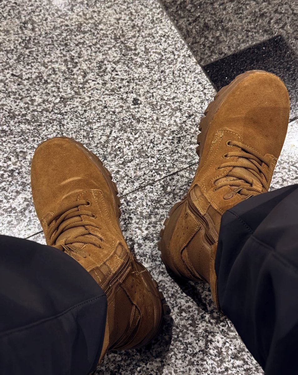 sunny90642534's tweet image. 年终福利
送靴子！
关注 转发 抽两个！