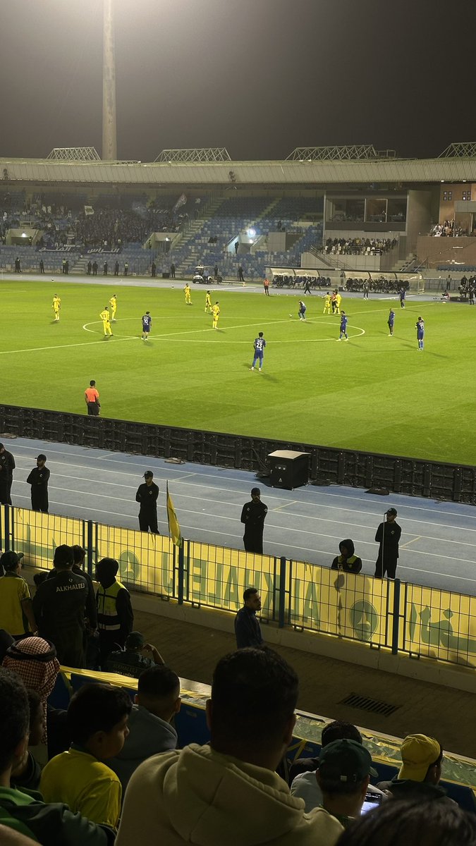 الحفلة كالعادة بقيادة حمسل 🔰 
طبعا ترتد الكورة و الاخ يتمشى ما يغطي و الثاني كان بجي من جهة ، إدارة نادي الخليج أتمنى تقيمون نقطة الضعف