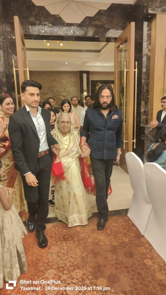 pranay342's tweet photo. My maternal grandmother Rani Kaku Smt. Vimalbai Rajabhau Shinde-Patil’s 81st birthday in Yavatmal. It was a beautifully rare yet emotional moment in time and brought all my cousins, family and relatives under one roof after ages. May ajji live to be over a 100, may god bless her and Jai Hind!