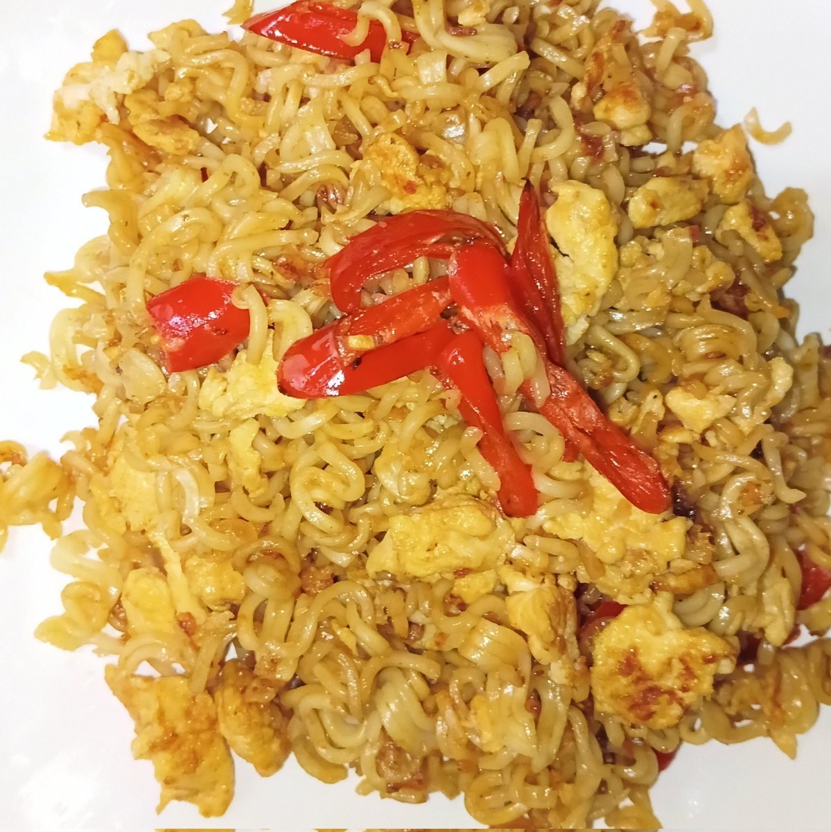 sprezchen's tweet image. Skill masak misterius (soalnya emang rasanya juga misterius) wkwk