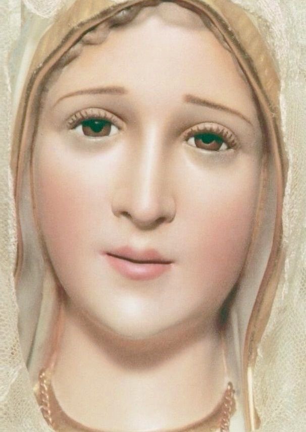 María, Madre nuestra, ruega por la Paz del Mundo.