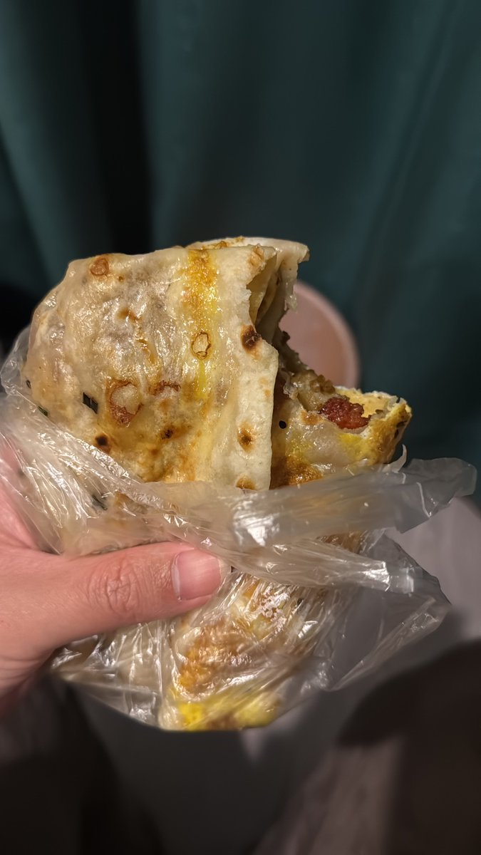 大晚上的来上一个鸡蛋饼真是惬意啊