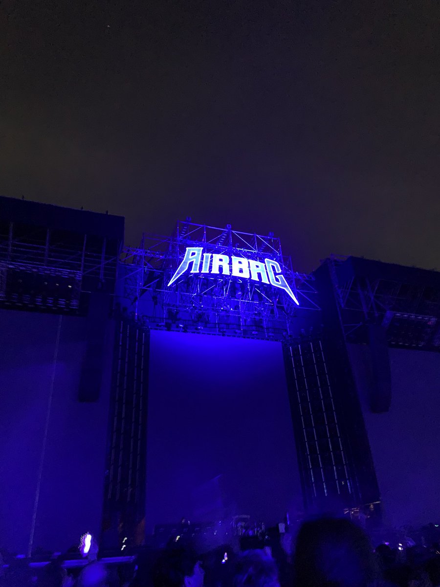 sardellirock's tweet image. por un 2026 que se vea así