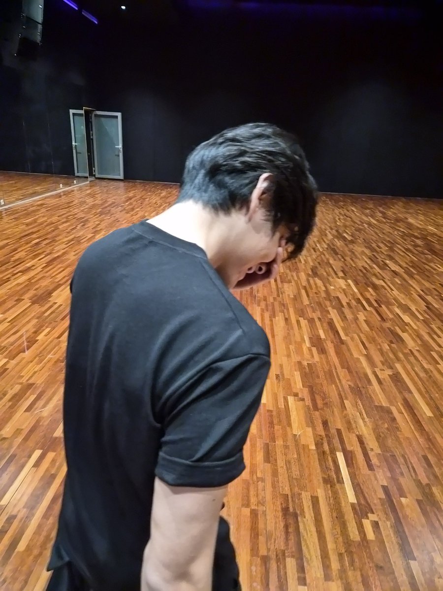 Jin on Weverse

happy birthday to our taehyungie