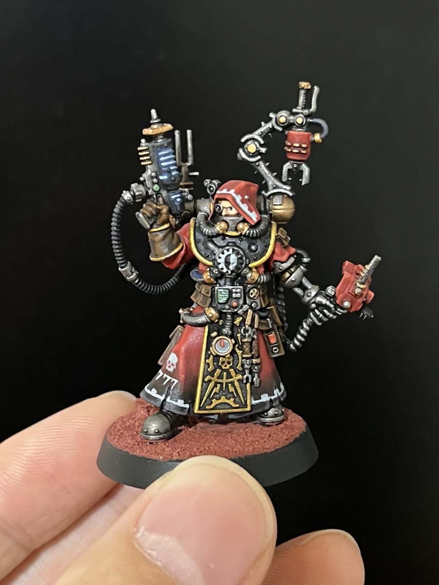 No,777 テクノアーケオロジスト
プレゼント用に真面目に塗ったやつ。
製造番号的にも幸運のはず。

これで決死連隊と他の技術局に、我が技術局から技術司祭を一方的に派遣しました。
使ってもらえるとありがたいな。