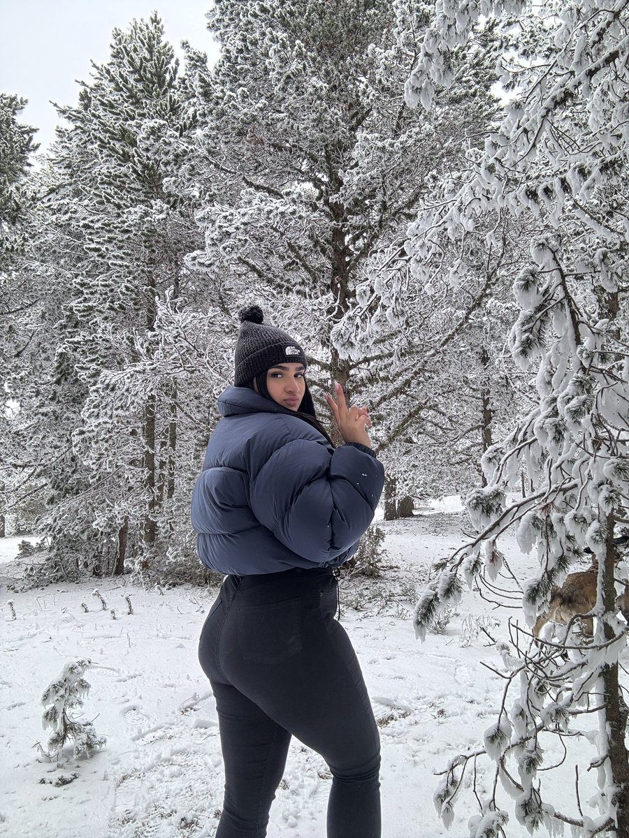 Diaz__08's tweet photo. ❄️☃️ https://t.co/jnkepeJpxP