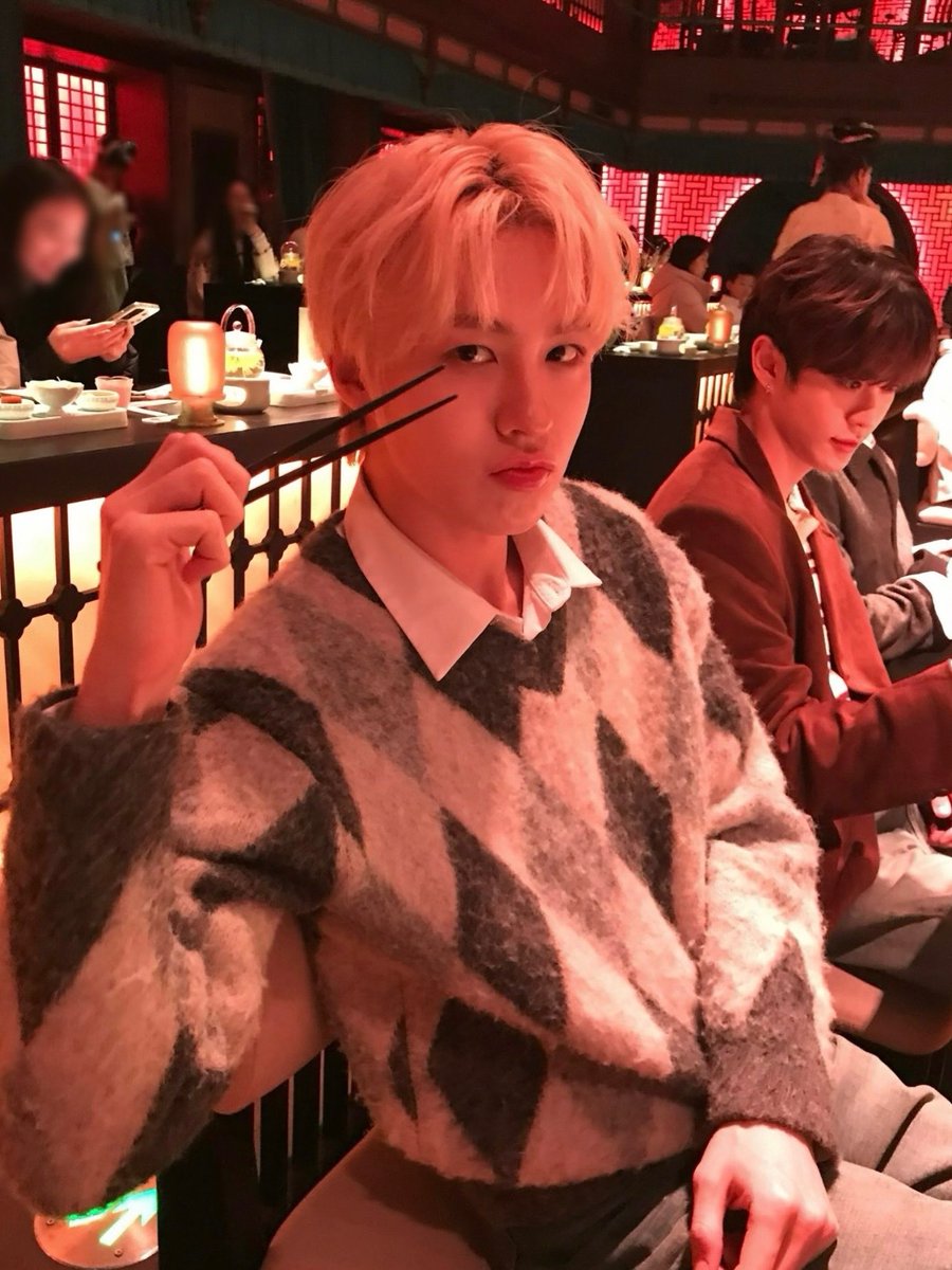 rainbwithu's tweet photo. 귀여웡 https://t.co/IFwhZPdk6Y
