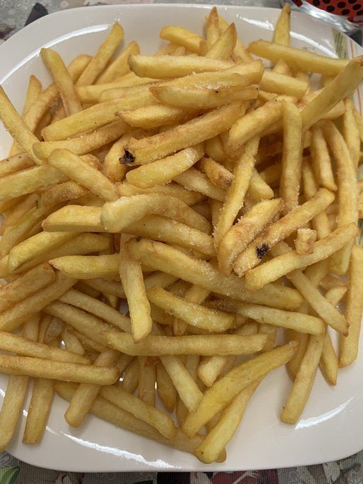 chefsevenn's tweet photo. Cheese isn’t available, what are you putting on your fries? https://t.co/2Canf97q3Y