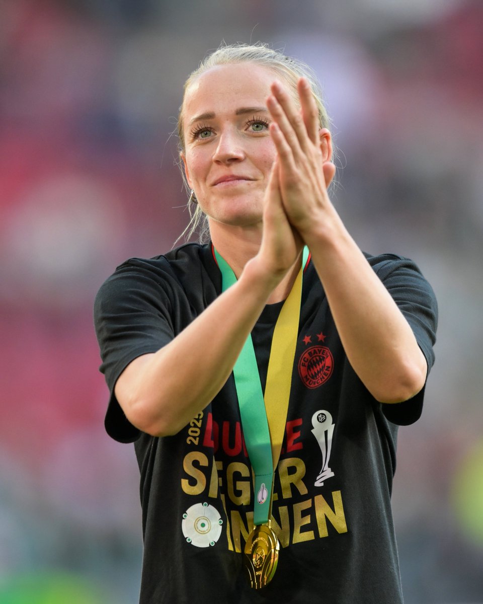 Leas Abschiedsworte an die FC Bayern-Familie! 🫶🙏👋

„München ist für mich wirklich zu meiner Heimat geworden. Die Mannschaft und der Verein waren immer wie eine zweite Familie für mich, ganz egal in welcher Saison. Hier haben sich so enge Freundschaften entwickelt, die für