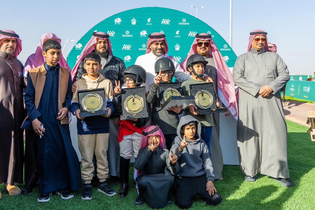 MOE_HHL's tweet image. توج مدير عام التعليم مساء اليوم الاثنين الفائزين في سباق فارس التعليم، والذي نظمه  #تعليم_حائل بالتعاون مع ميدان الفروسية.