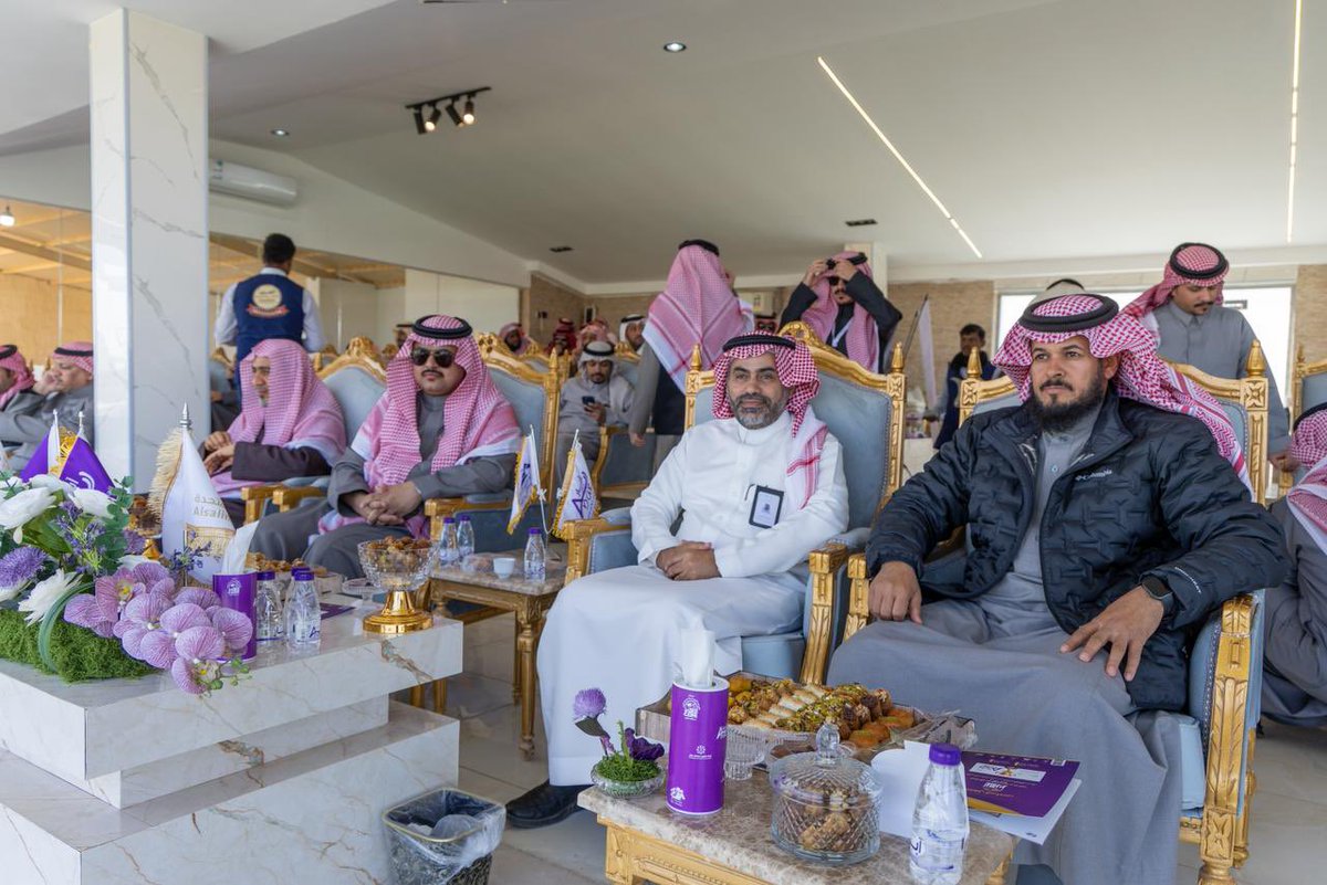 MOE_HHL's tweet image. توج مدير عام التعليم مساء اليوم الاثنين الفائزين في سباق فارس التعليم، والذي نظمه  #تعليم_حائل بالتعاون مع ميدان الفروسية.