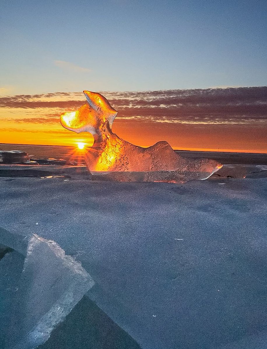 Welcoming in a new week with a Monday selection of winter sunsets and skies from Finnish Lapland, mostly.

Photos shared on IG by jp_paananen, huulari85, zulailaas, ang taigalaakso:

instagram.com/p/DS2kstEjGx4/