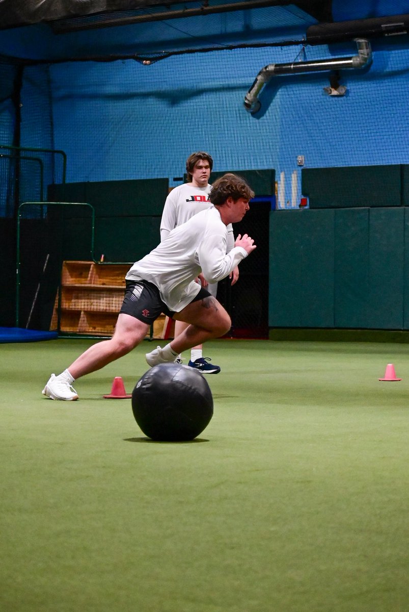 JohnsonOLAcad's tweet image. Another JOLA Winter Camp in the books! 

It's awesome to see the growth of the guys who have been with me 4+ years!

So excited for my guys @Dean_Ruxx going off to @BCFootball, @ChrisOswitt to @PrincetonFTBL and @MatthewOswitt to @FootballTufts.