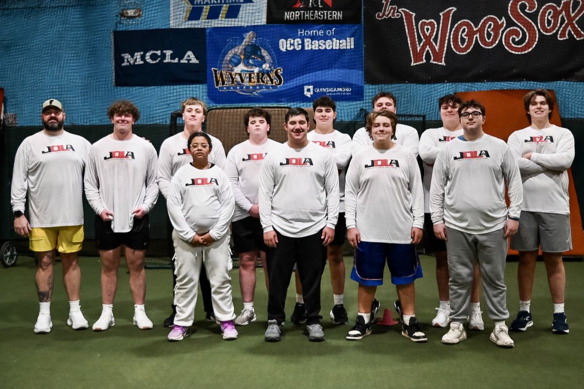 JohnsonOLAcad's tweet image. Another JOLA Winter Camp in the books! 

It's awesome to see the growth of the guys who have been with me 4+ years!

So excited for my guys @Dean_Ruxx going off to @BCFootball, @ChrisOswitt to @PrincetonFTBL and @MatthewOswitt to @FootballTufts.