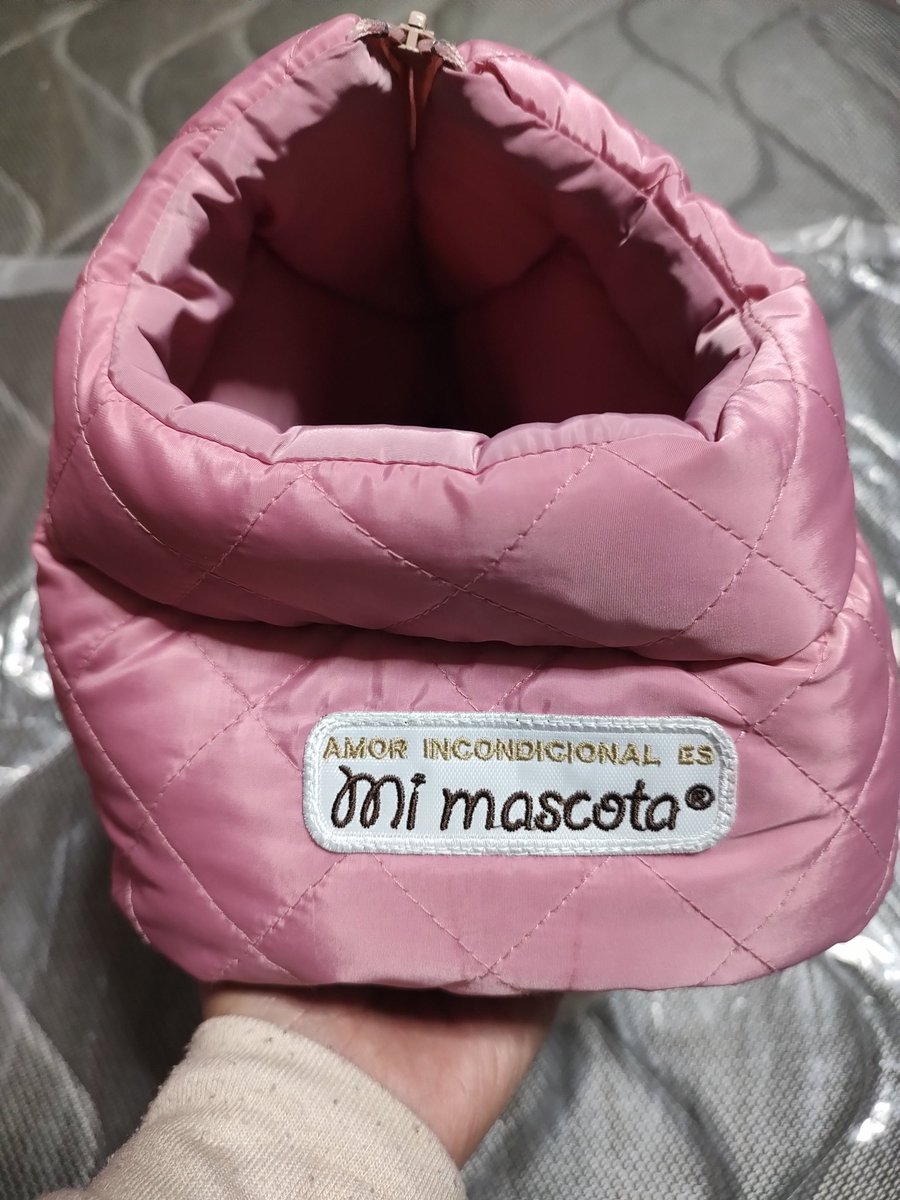 Ari_Arciniega6's tweet image. Amigos para poder saldar los adeudos contraídos en La Veterinaria &amp;amp; pensión de Mis Rescatados 🐕&amp;amp;🐈Nos donaron está Bella Bolsa Transportadora Nueva de paquete , para 🐕 raza pequeña Iniciaré 1 Rifa  Solo $100 c/u serán 25 # aún todos disponibles Te animas a adquirir 1 Escribe 👇