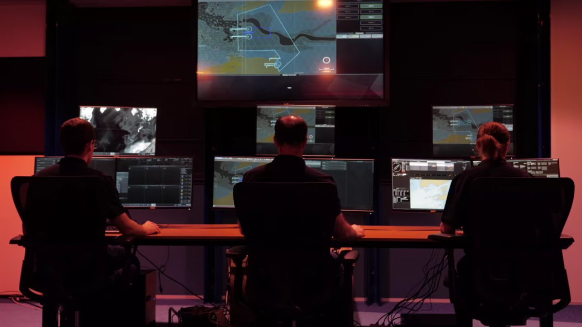 TheatrumBelli's tweet image. La Royal Navy confie à #Thales le développement de centres de commandement autonomes pour la lutte contre les #mines.
----
Defence Equipment and Support (DE&amp;amp;S) a attribué à Thales un contrat portant sur la conception, le développement et la livraison de centres de commandement