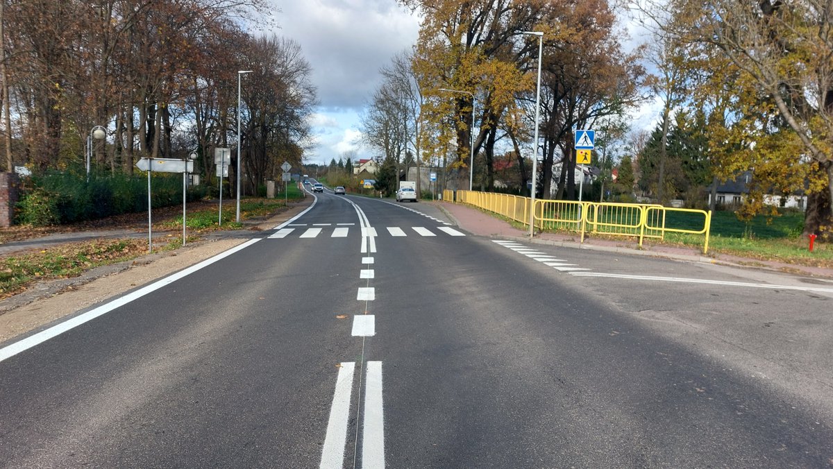 GDDKiA_Kielce's tweet photo. Wyremontowaliśmy cztery odcinki dróg krajowych w #Świętokrzyskie: #D9 #Nietulisko #DK78 #Chlewice #Jaronowice. Przy #DK73 #Lisów zbudowaliśmy chodniki i zatoki autobusowe - to nasze kolejne działania w 2⃣0⃣2⃣5⃣ dla poprawy bezpieczeństwa @GDDKiA @MI_GOV_PL https://t.co/M2ftZHgmVY