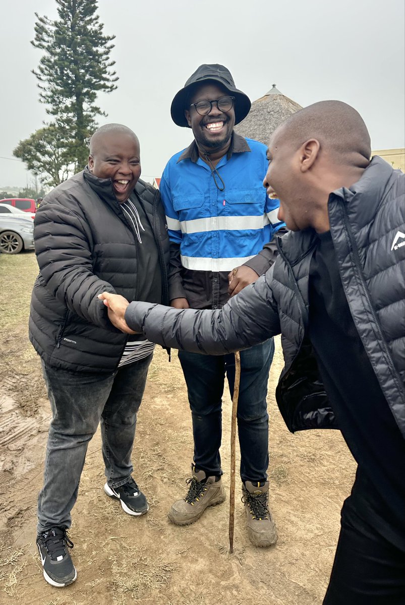 RethaNtshinga's tweet image. We are at the Godlimpi homestead with ubhuti wekrwala.