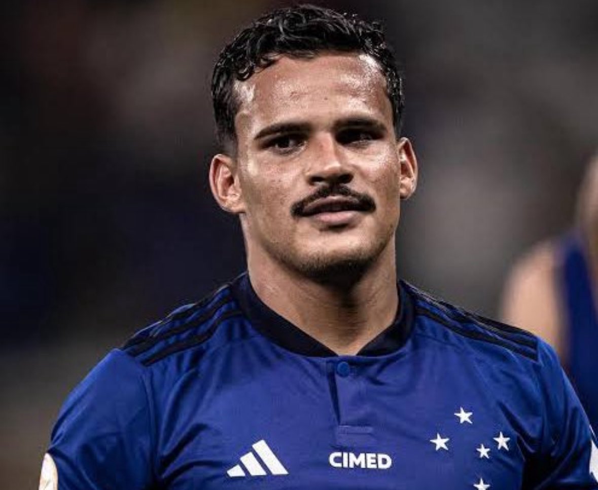 FabrizioRomano's tweet image. 🚨🔵⚪️ Como are in talks to sign Kaiki as new left back from Cruzeiro. Deal on with discussions ongoing.

Portuguese clubs are also keen, as @danabreus reported.