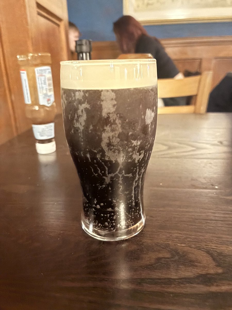 kvh_8100's tweet image. Not even a Guinness glass. Dreadful