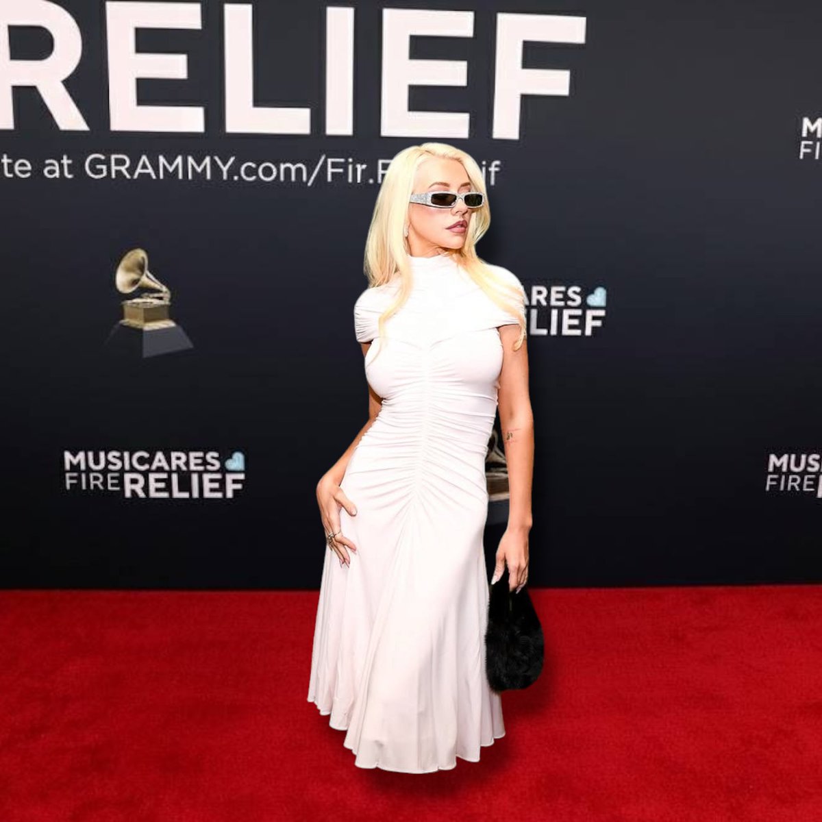 #GRAMMYsRPM15

De vuelta a esta magnífica ceremonia, esperando ver grandes presentaciones y ver a mis más queridas amistades ganar. Les deseo suerte a todxs.