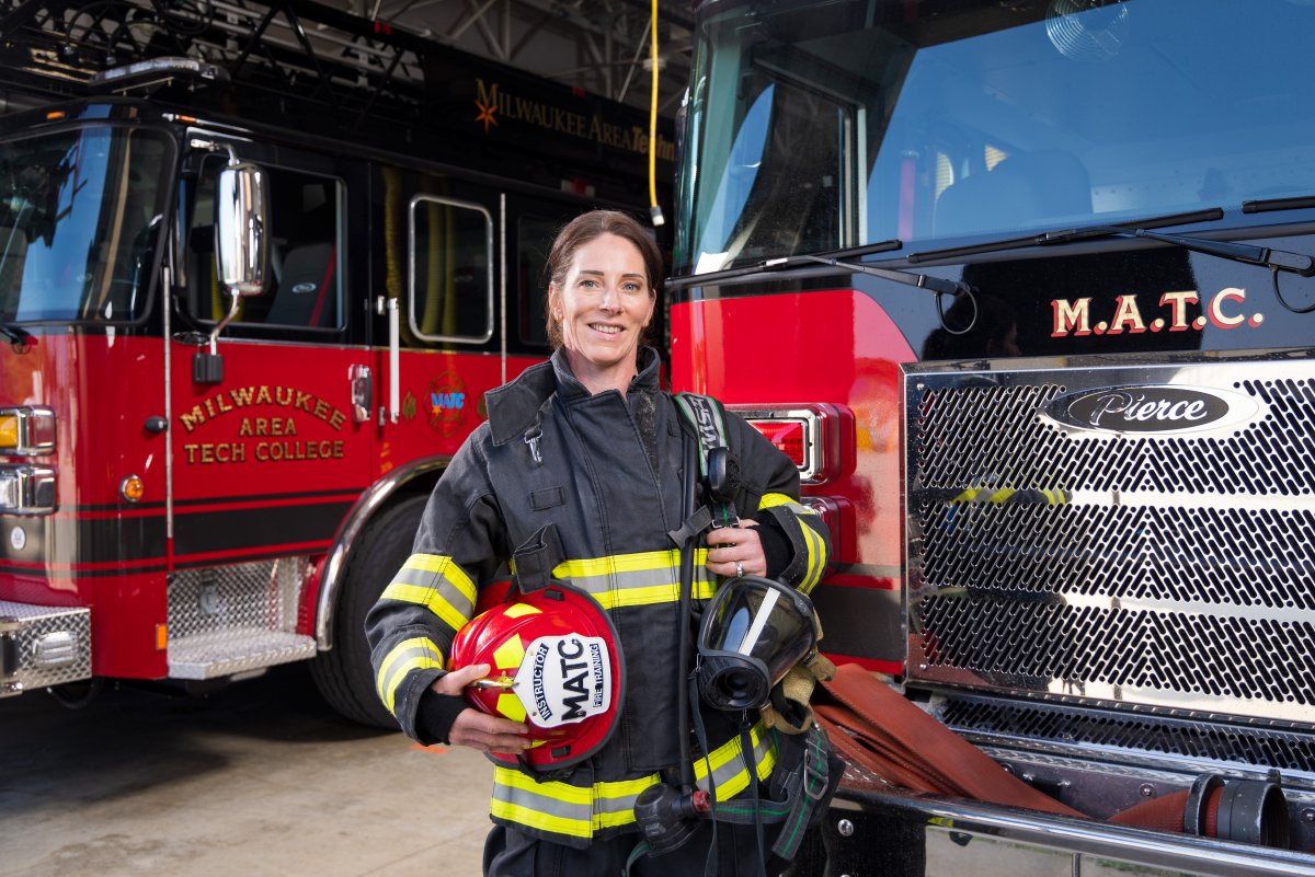 matcmilwaukee's tweet image. From firefighter and paramedic to educator, Alyssa Cahoon brings decades of experience to her role as director of MATC’s Emergency Medical Services programs. Under her leadership, MATC has grown into the largest EMS program in the state.

matc.edu/who-we-are/tra…
