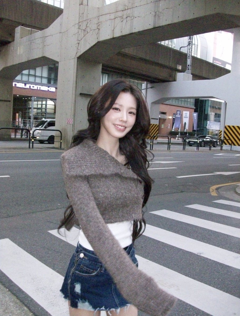 bblypixie's tweet image. Throwback: when it wasnt snowing yet