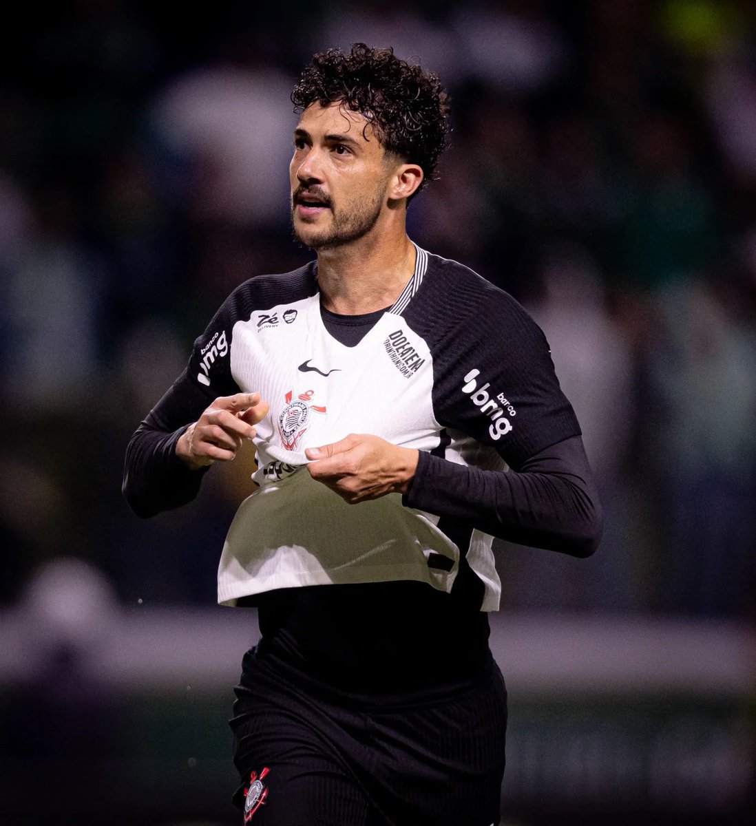 futebol_info's tweet photo. Pessoas próximas a Gustavo Henrique, do Corinthians, tratam como "chance zero" uma troca e ida para o Botafogo.

O zagueiro não pensa em deixar o Timão em 2026.

🗞️ @andrehernan 
📸 Rodrigo Coca/SCCP https://t.co/bRg7Qi1nzt