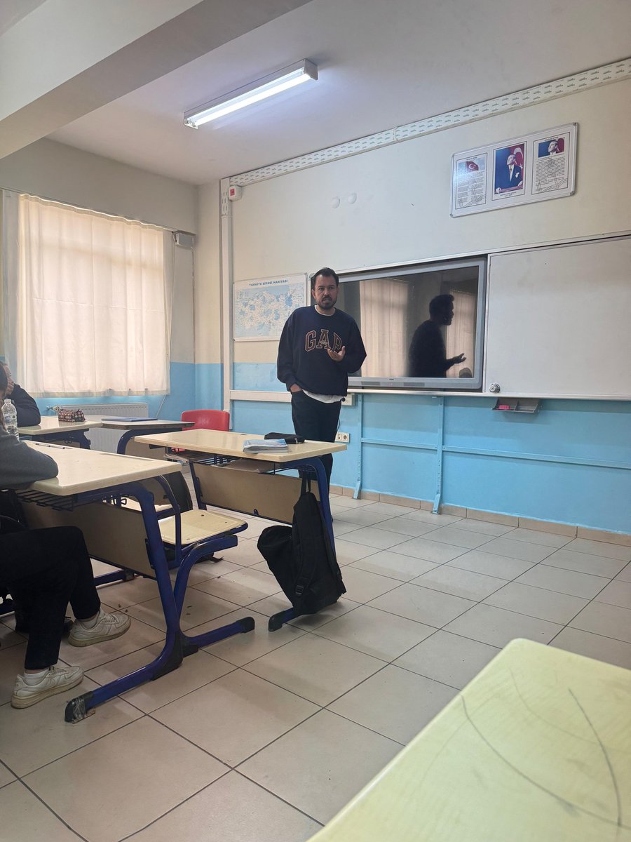 Rehberlik Servisimiz tarafından mesleki ortaokul 8. Sınıf öğrencilerimize LGS süreci ile ilgili bilgilendirme yapıldı. 
#hsy2mtal 
#kampüsünyıldızı 
#öndevehepönce 
#lgs 
#meslekiortaokul