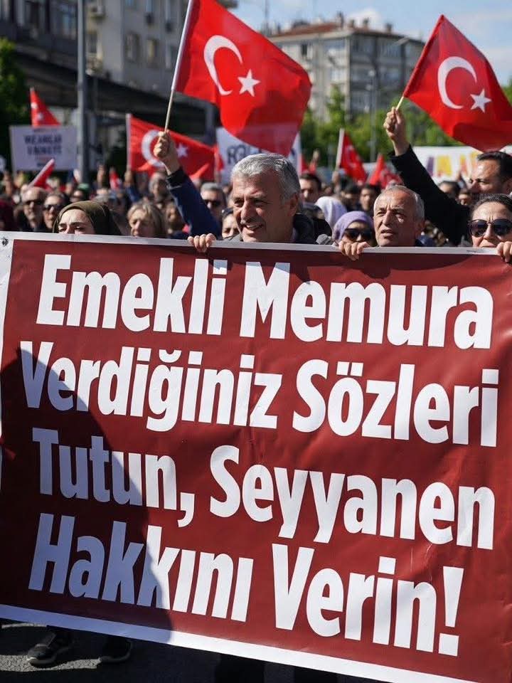 Seyyanen zam anayasal kanuni hakkımızdır #EmekliMemur #MemurEmeklisineAdalet 
<a href="/RTEdijital/">Erdoğan Dijital Medya</a> 
<a href="/tcbestepe/">T.C. Cumhurbaşkanlığı</a> 
<a href="/iletisim/">T.C. İletişim Başkanlığı</a> 
<a href="/Akparti/">AK Parti</a>

<a href="/dbdevletbahceli/">Devlet Bahçeli</a> 
<a href="/memetsimsek/">Mehmet Simsek</a> 
<a href="/_cevdetyilmaz/">Cevdet Yılmaz</a> 
<a href="/isikhanvedat/">Prof. Dr. Vedat Işıkhan</a>